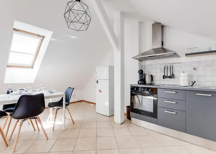 Cozy & Quiet Center Attic With Castle View - Vtub * Praga