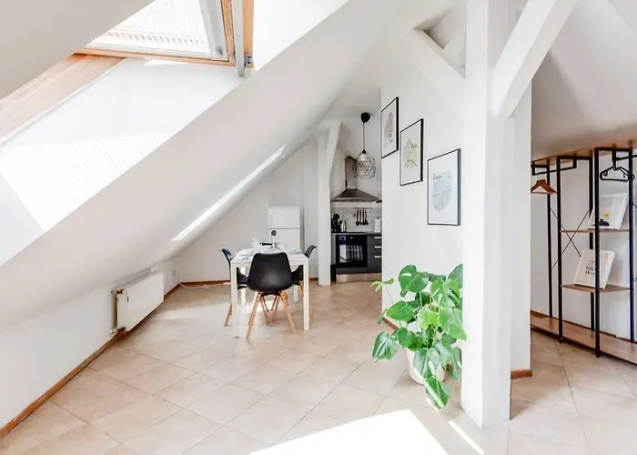 Cozy & Quiet Center Attic With Castle View - Vtub Appartamento