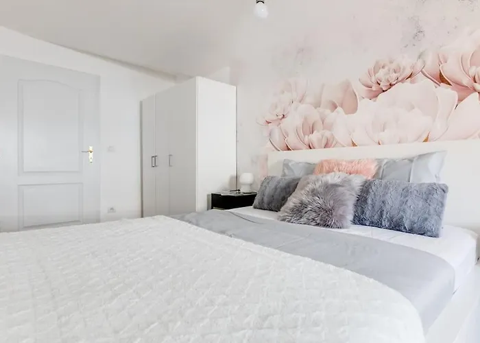 Appartamento Cozy & Quiet Center Attic With Castle View - Vtub Praga